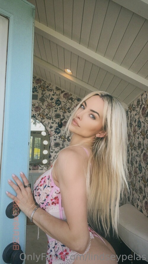 1152x2048 8c5cc66e24a852443a122e7d59607f3f