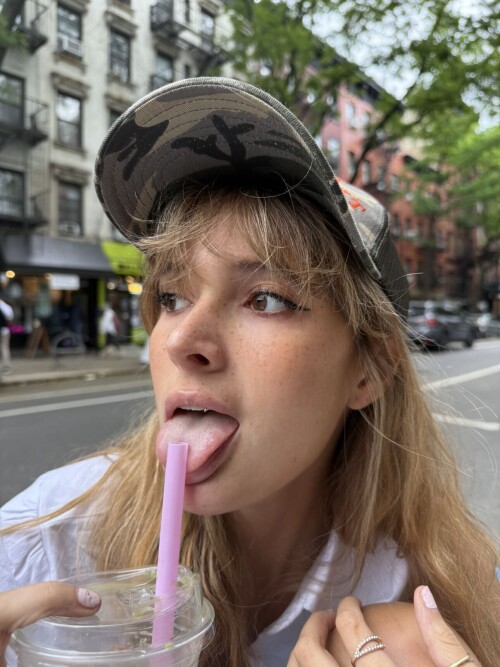 11FEE365 9BA2 4F44 BED6 4836E96B303E00a784eec86680ee