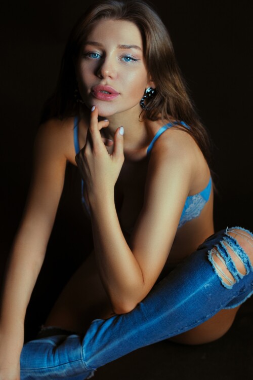 12 a4GYMLzVKg07616bbd8564de0fa