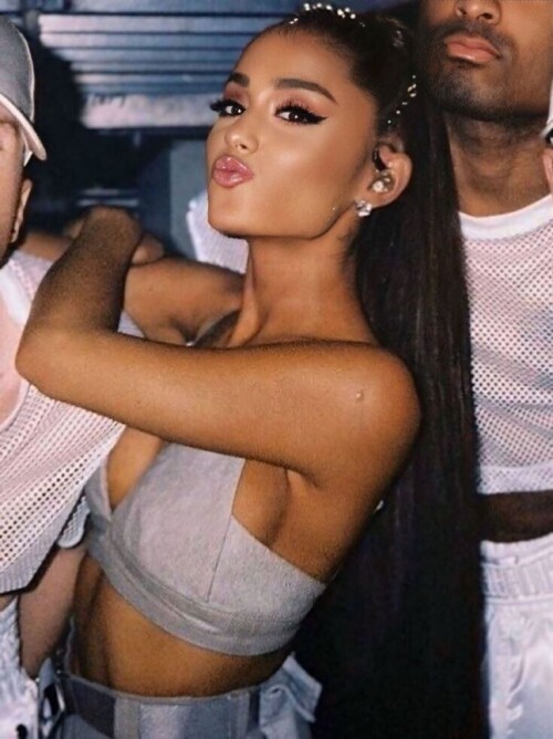 121279ba91887e1fcc114349995e4373d3595d54a4045885