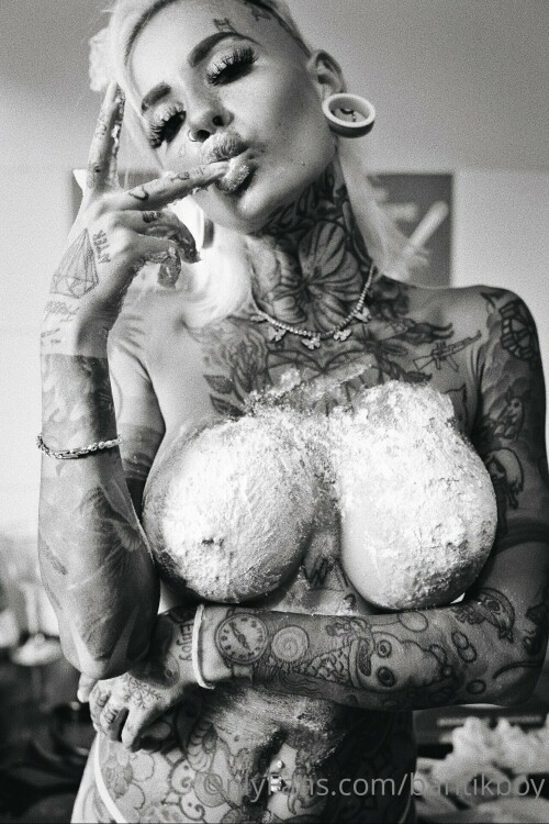 1284x1926 610e44e2d586a2331ec9d6842f41a168