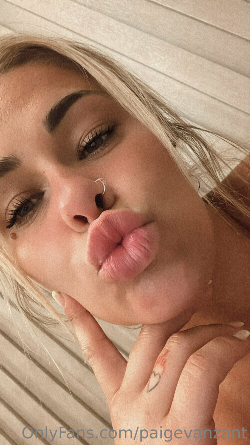 1290x2293 b2a3682cd9b9bae5c9a8f7b265e3b24aec27c53b1a1cc3b8