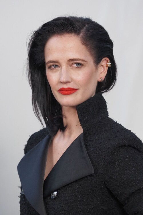 134225331 eva green in paris 20200121 2 M0M58d89865b4b9bf7b3