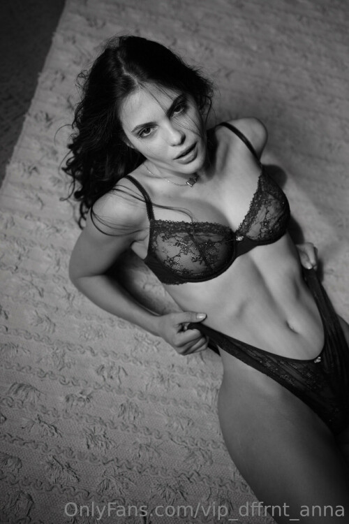 1365x2048 520de77614fb50d1b468697ad357c12f