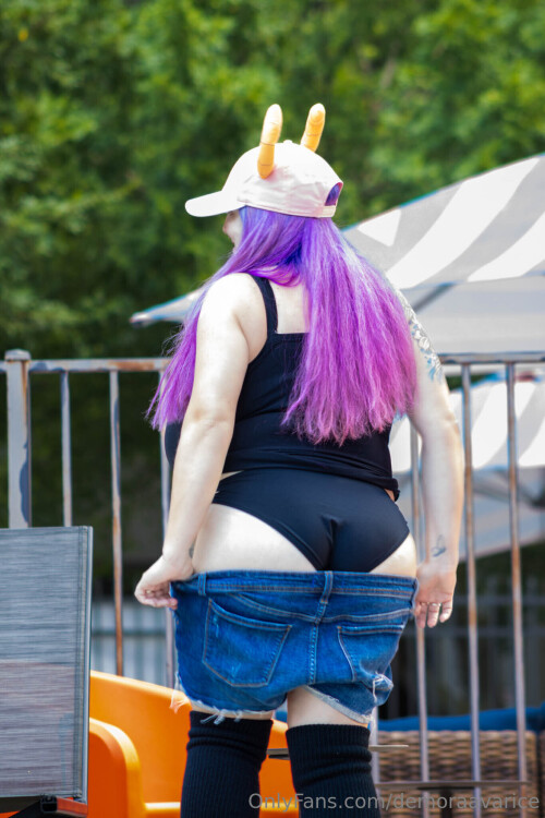 1365x2048 afca7971f8abc6a708226941c26155e82061d2a9fd8c6679