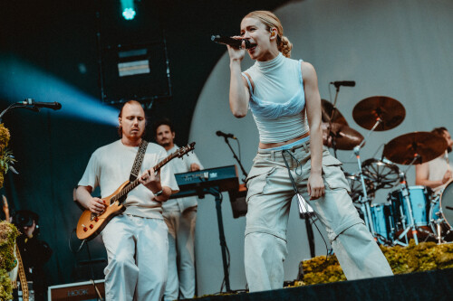 14.PommelienThijs socials 5eb0f5bfa3061fca4