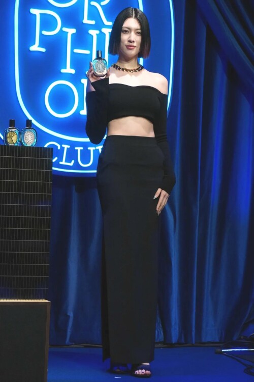 14261636e2b53be1c3464aeb