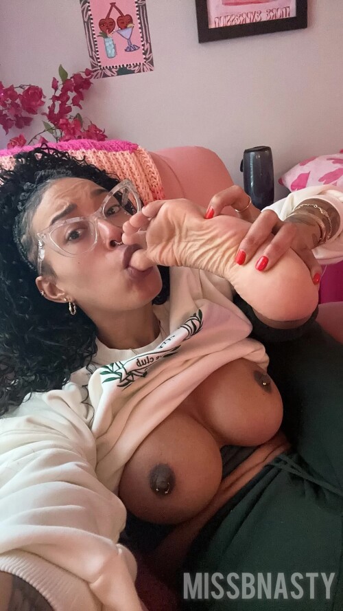 1440x2560 104df2a425470984468ae6f16fbefa30ada5e52153d2a4e5