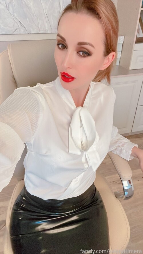 15 teacher in latex skirt Selfiee0c23390f8d2651f