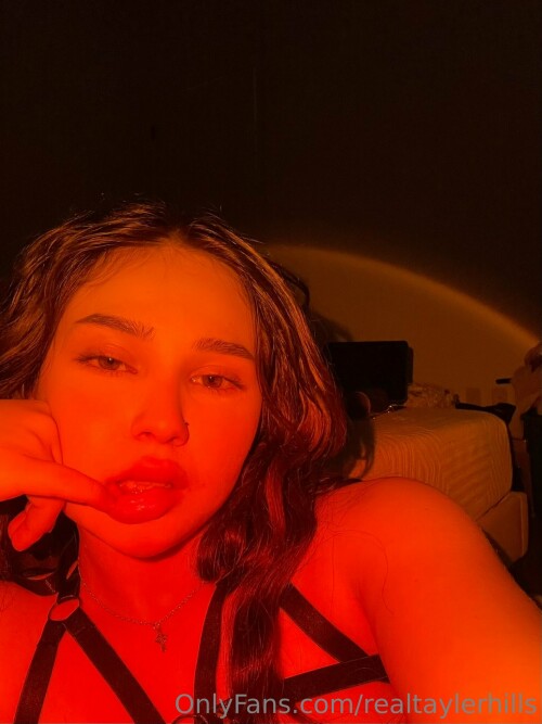 1536x2048 19b05f4cbd509e39a319689632e728bb