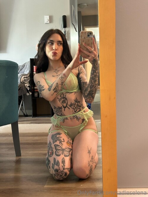 1536x2048 a93113100fe09bb2493853e38b0aba28f980d479a824e8e4