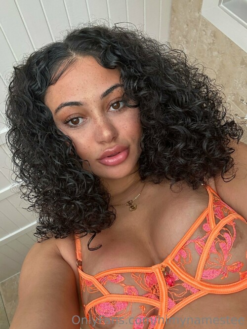 1536x2048 afe7e6b47f975504eea10a84a9a830e9