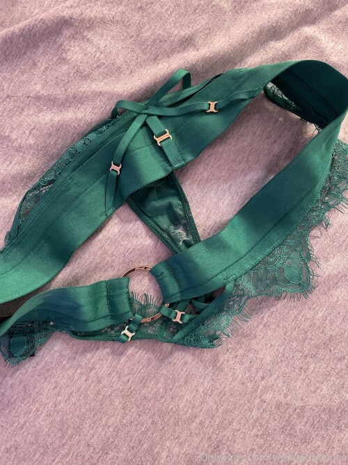 1536x2048 c94bb572fb75c8dc4eb279c84c833684f8595dc8e34dac8b