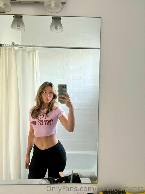 1536x2048 de32e0fee8a3dc44536808dca484d1527e9f19fc2eb76605