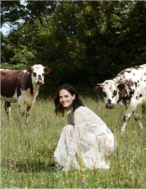 155868755 eva green madame figaro france 20200724 2 9PG3f5e7825a73779d86