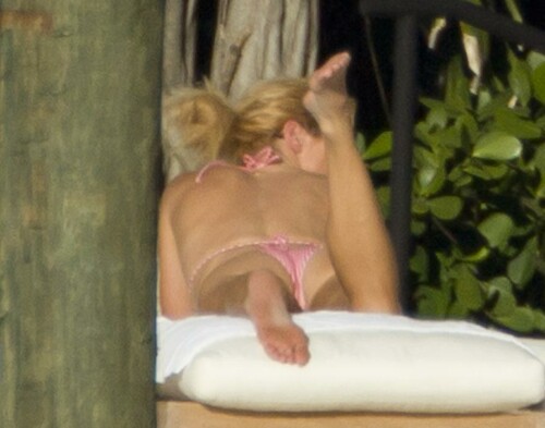 156788400 PinkBikiniWithARod05 123 151lo