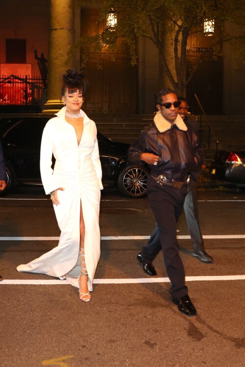 15Rihanna_04_12_24545b9700dac1bee6