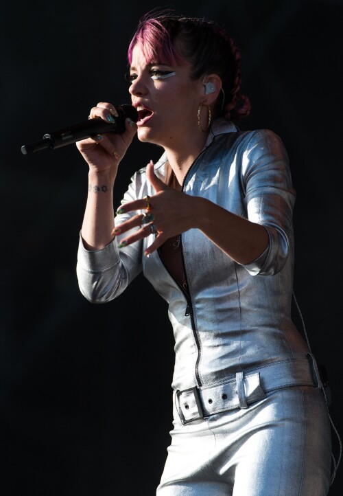 CHELMSFORD, ENGLAND - AUGUST 17:  Lily Allen performs on the Virgin Media stage during Day 2 of the V Festival at Hylands Park on August 17, 2014 in Chelmsford, England.  (Photo by Ian Gavan/Getty Images)