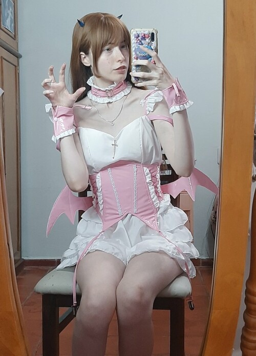 1637152600624594944 1