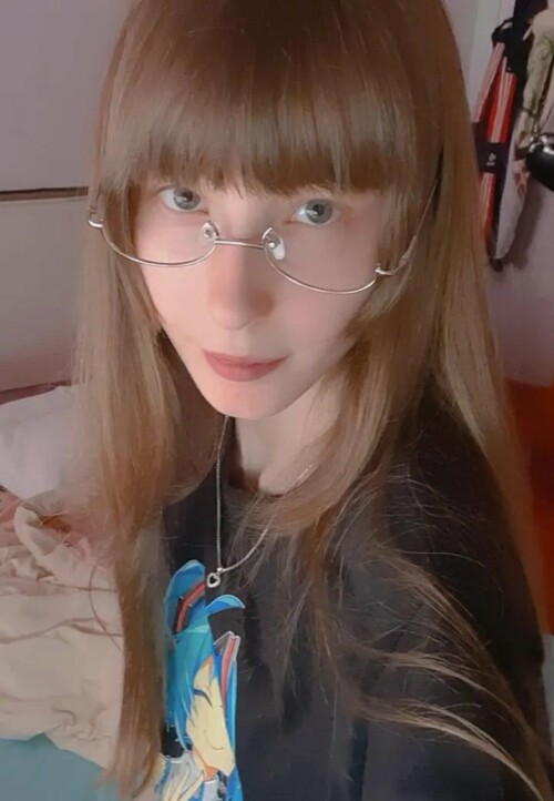 1641517999709364228 1