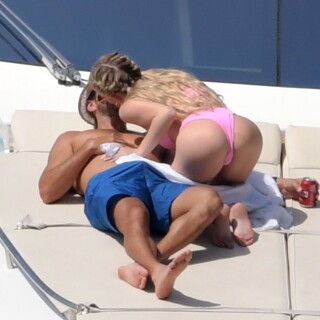 16592705695cf76fb9a427591a