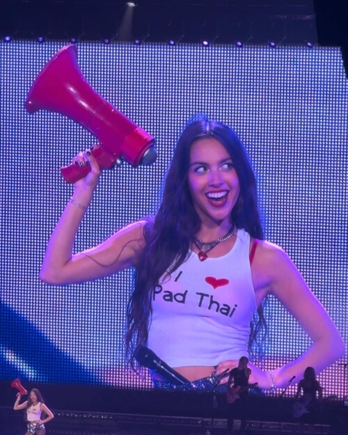 1726502008 3458471972770434331 48818457623cb031d725a996b93