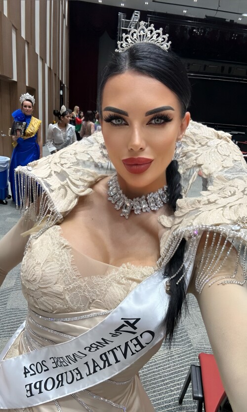 1728808639401f53a7fa8e8f0b8bd