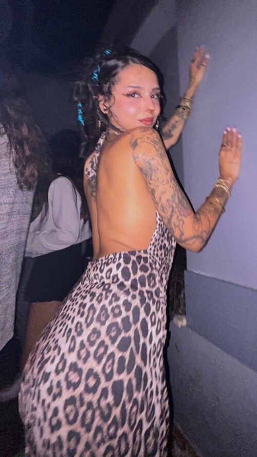 17300190366997682fc3f736d8052