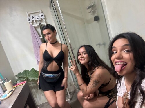 1733913923844296716 1ab81bb36482344ba