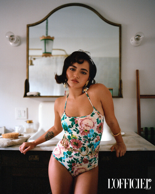 1744816988 isabela merced 6cbe1745a89b66333