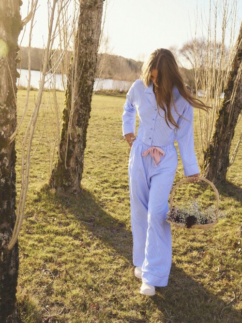 17556552201a498b1798c576f51e8ff4a1593dce9e3035bf129d32bdb6