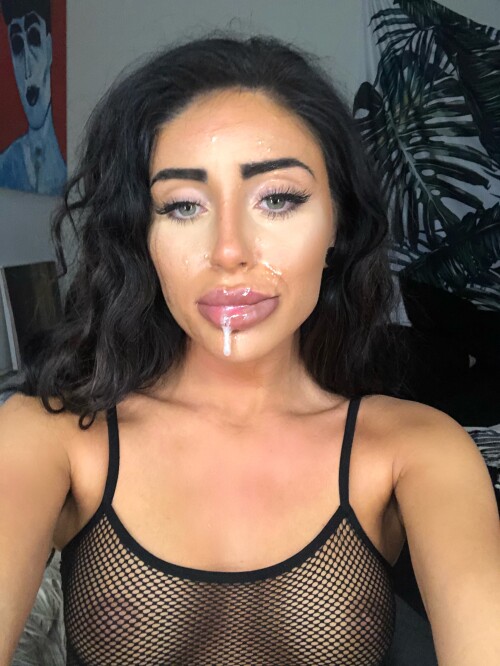 18 06 03 1555399 01 Cum dripping down my lips 2320x30880bc4741a20b8008a