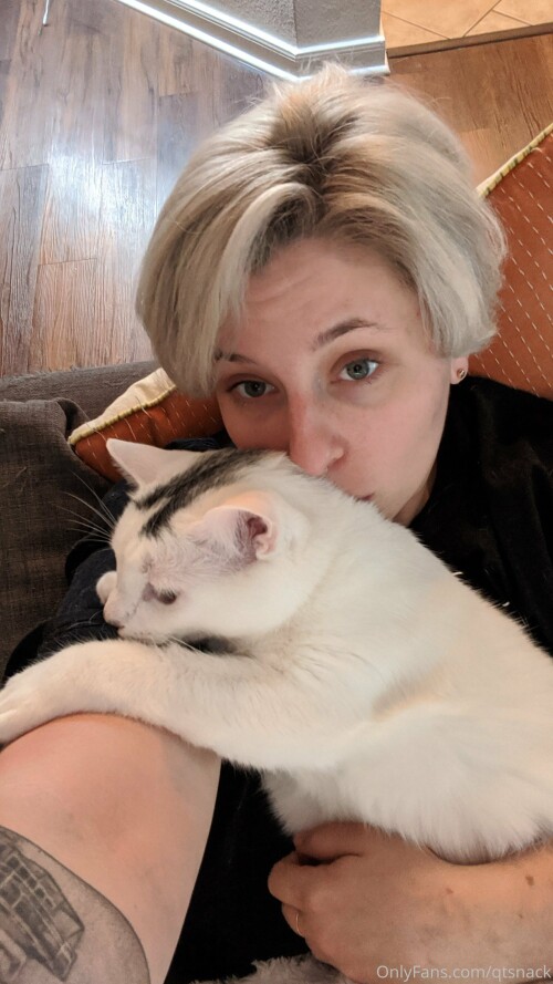 1836x3264 cdae6b6725cdc174962952861533b077