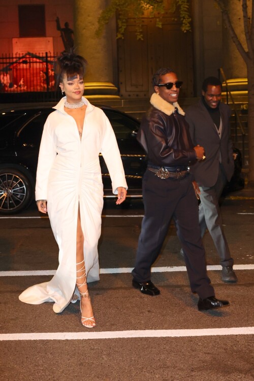 18Rihanna_04_12_24f9b01a9536f5893e