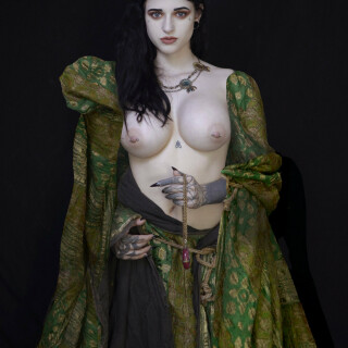 19-09-26-7225875-03-Hereby-the-uncensored-versions--1431x2160