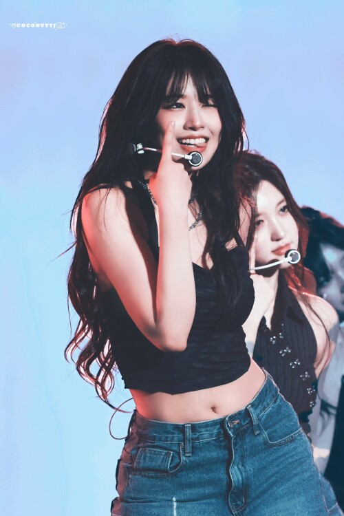 1908762537480642744 2a13f45ef9fc4c6ec