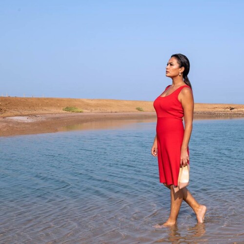 1911146439875445340 1911146435832046145