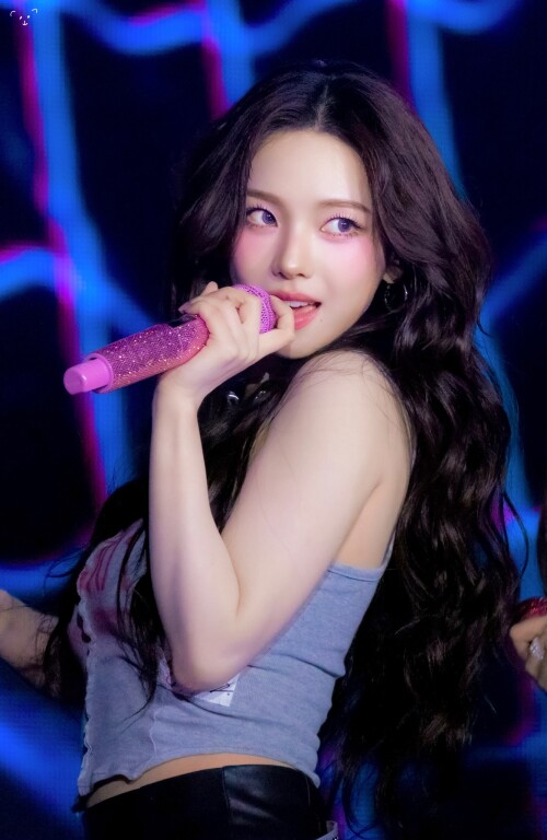 1911797343428743549 255906eefff68cfeb