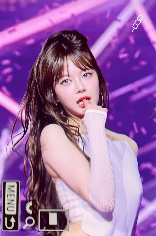 1913529566637015544 114019499bdbdee03