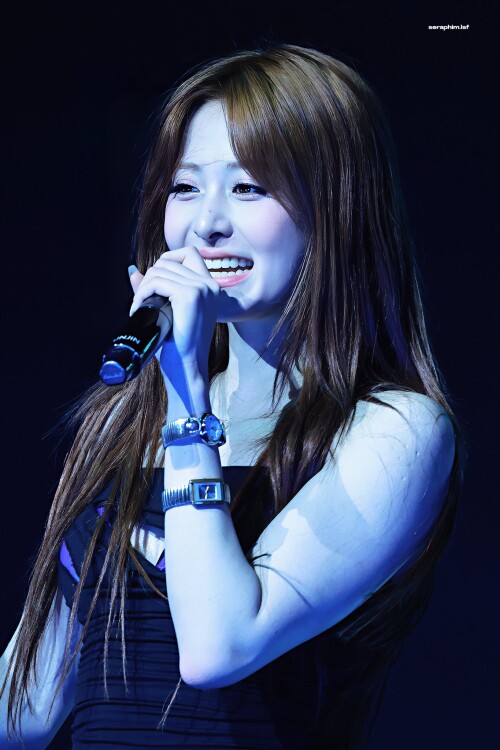 1913571537418113515 2cbaa7fd42d2ffdf1