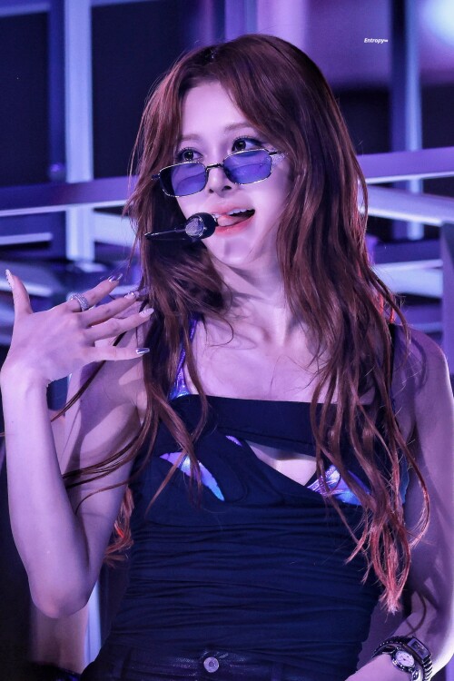 1914248397835604469 42feadd6ed52d7109