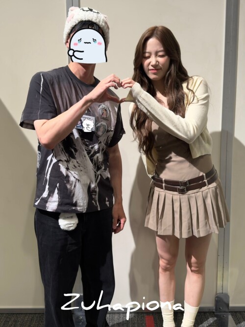 1923969925791789207 2eaeacc0d8d4a4725