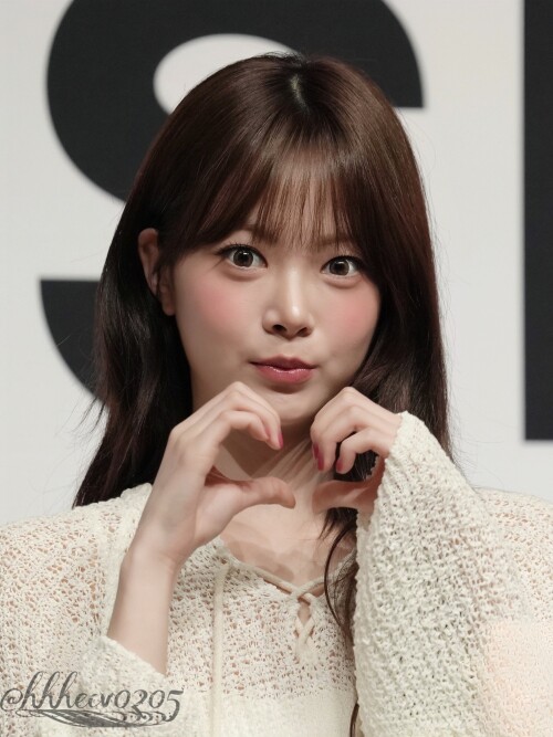 1923995673155993824 26acb16c27fd3ac05