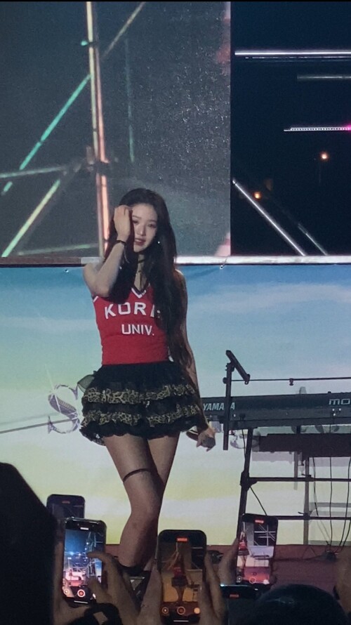 1925577428120084535 2322b0d576af1b2e0