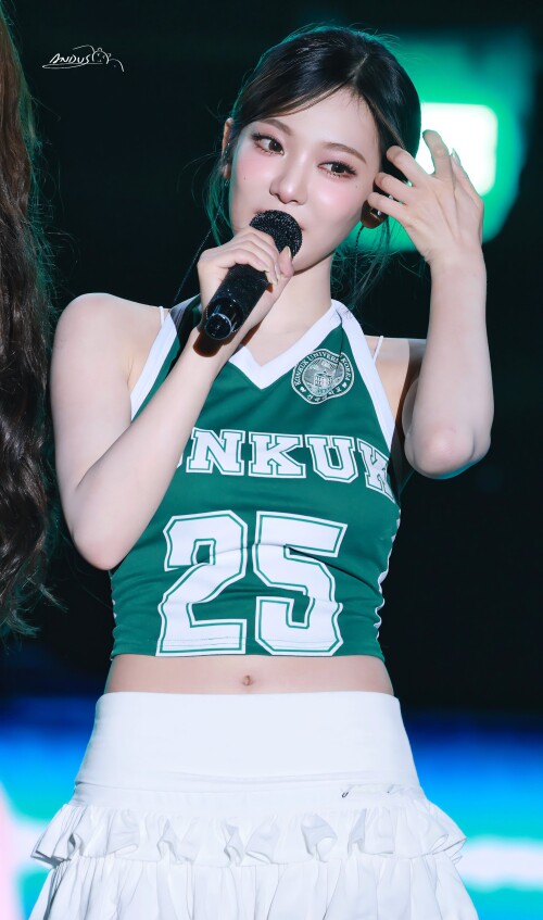 1925741689550885014 3ebc405b015f3f6ba