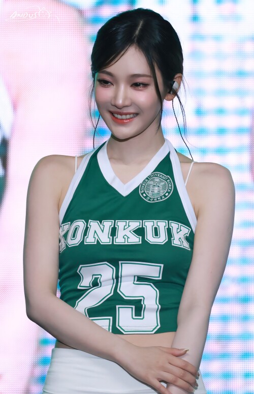 1925742096205455617 1e32862503888215c