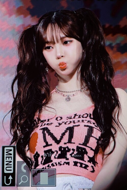 1926545670074216481 3e9b9d9b7d10c9c8c