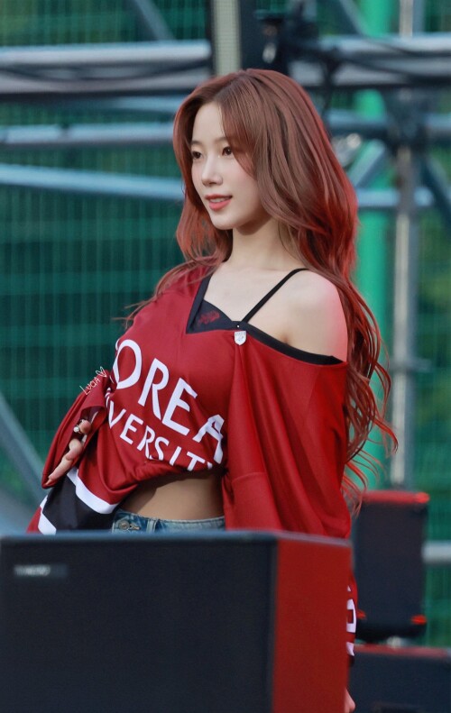 1926595343107477824 318af7d3d720a3b04