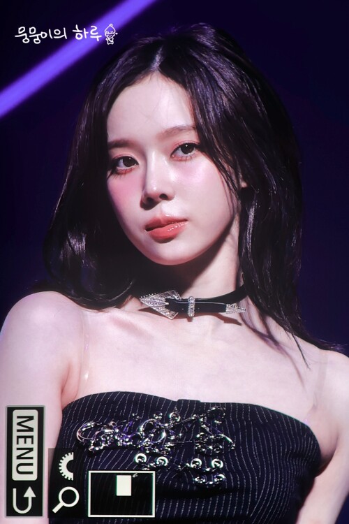 1927731680170611112 27ee8f4514f8674cf