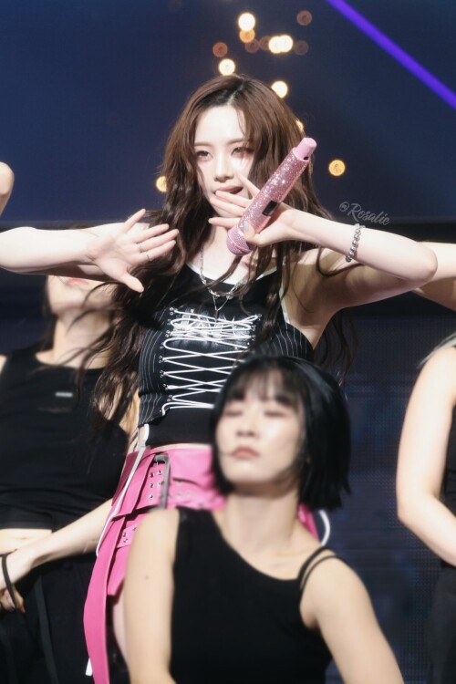 1927743774014235045 13808ccbc681838ff